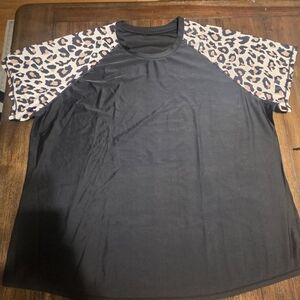 Womens Plus Black and Leopard Print Women's Swim Top And Capri Set